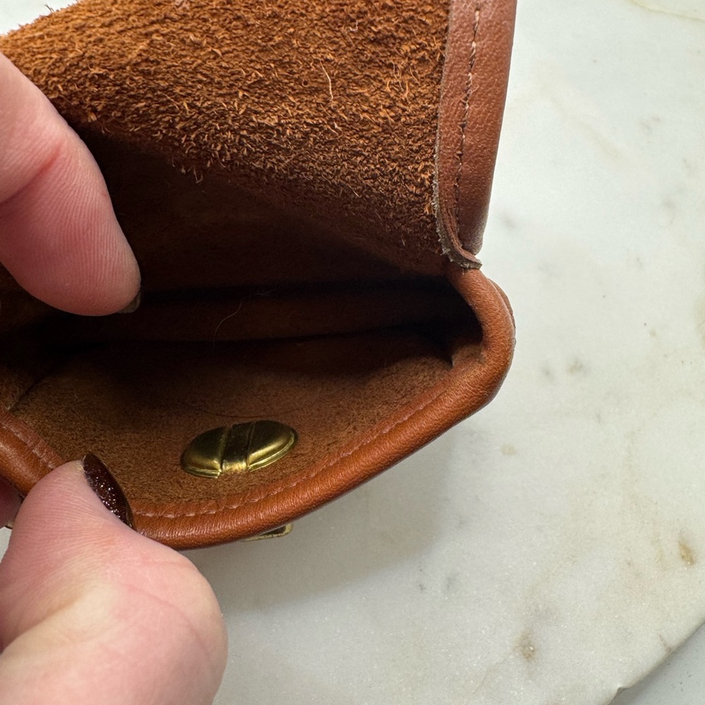 Coach Vintage Authentic Tan Leather Coin Purse with Gold Turn-Lock RARE - Picture 2 of 4